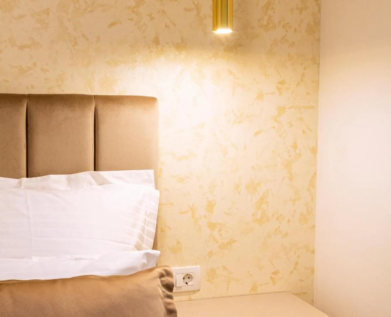 Luxury 2 Bedroom-2 Bathroom Apartment & Studio App With Rooftop Terrace Split