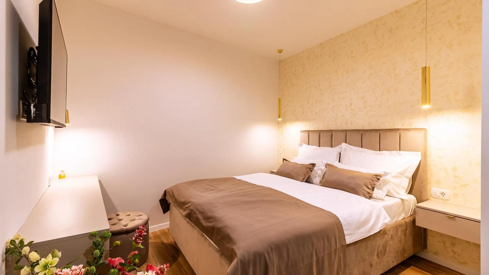Luxury 2 Bedroom-2 Bathroom Apartment With Rooftop Terrace & Luxury Studio App Split Croatia