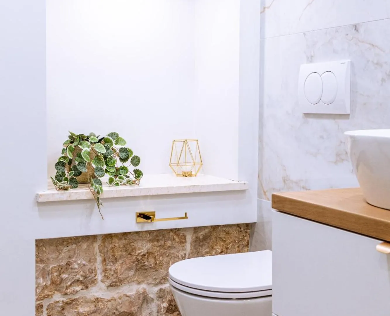 Luxury 2 Bedroom-2 Bathroom Apartment & Studio App With Rooftop Terrace Split