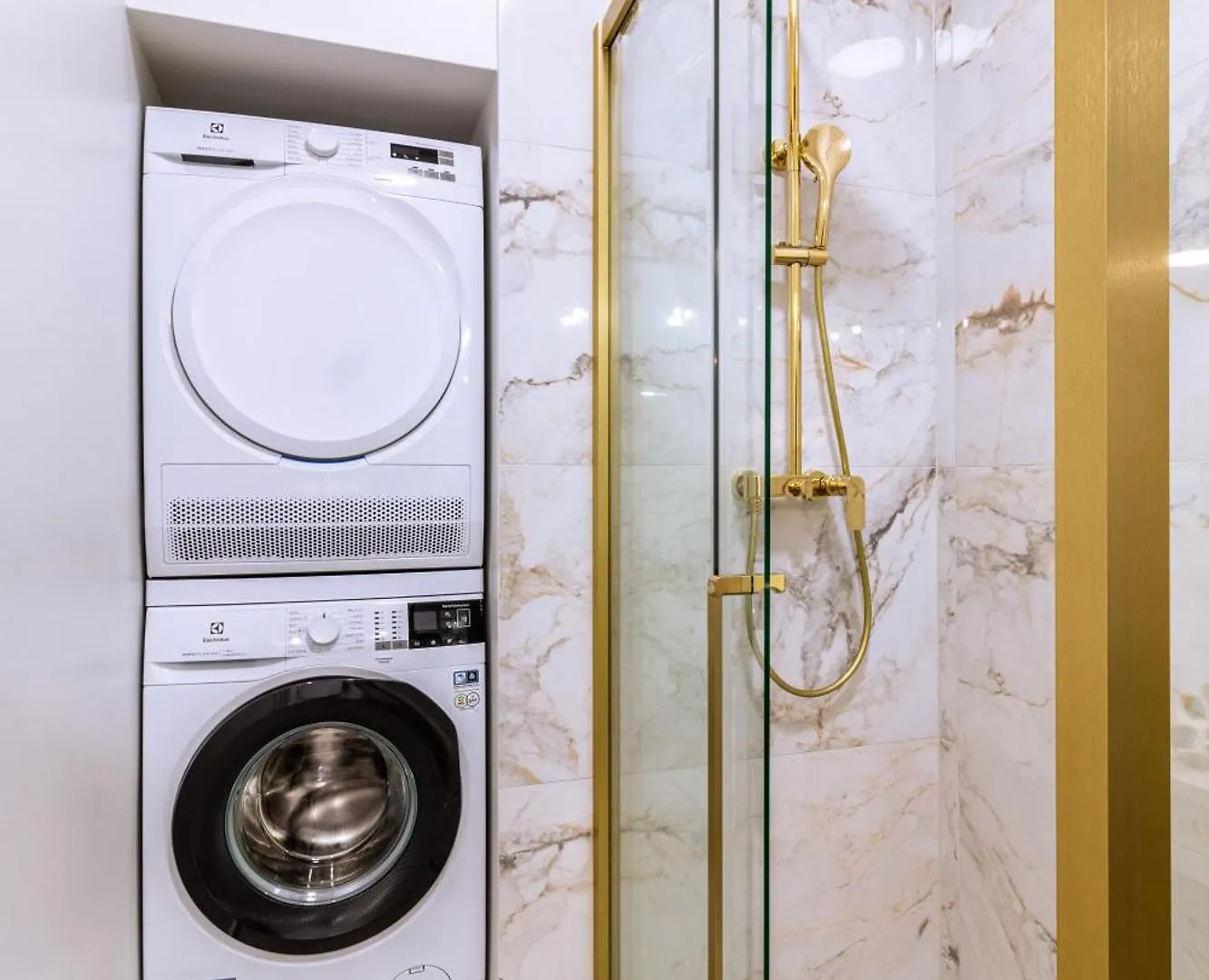 Luxury 2 Bedroom-2 Bathroom Apartment With Rooftop Terrace & Luxury Studio App Split