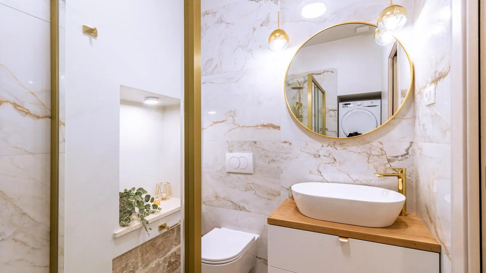 Luxury 2 Bedroom-2 Bathroom Apartment With Rooftop Terrace & Luxury Studio App Split