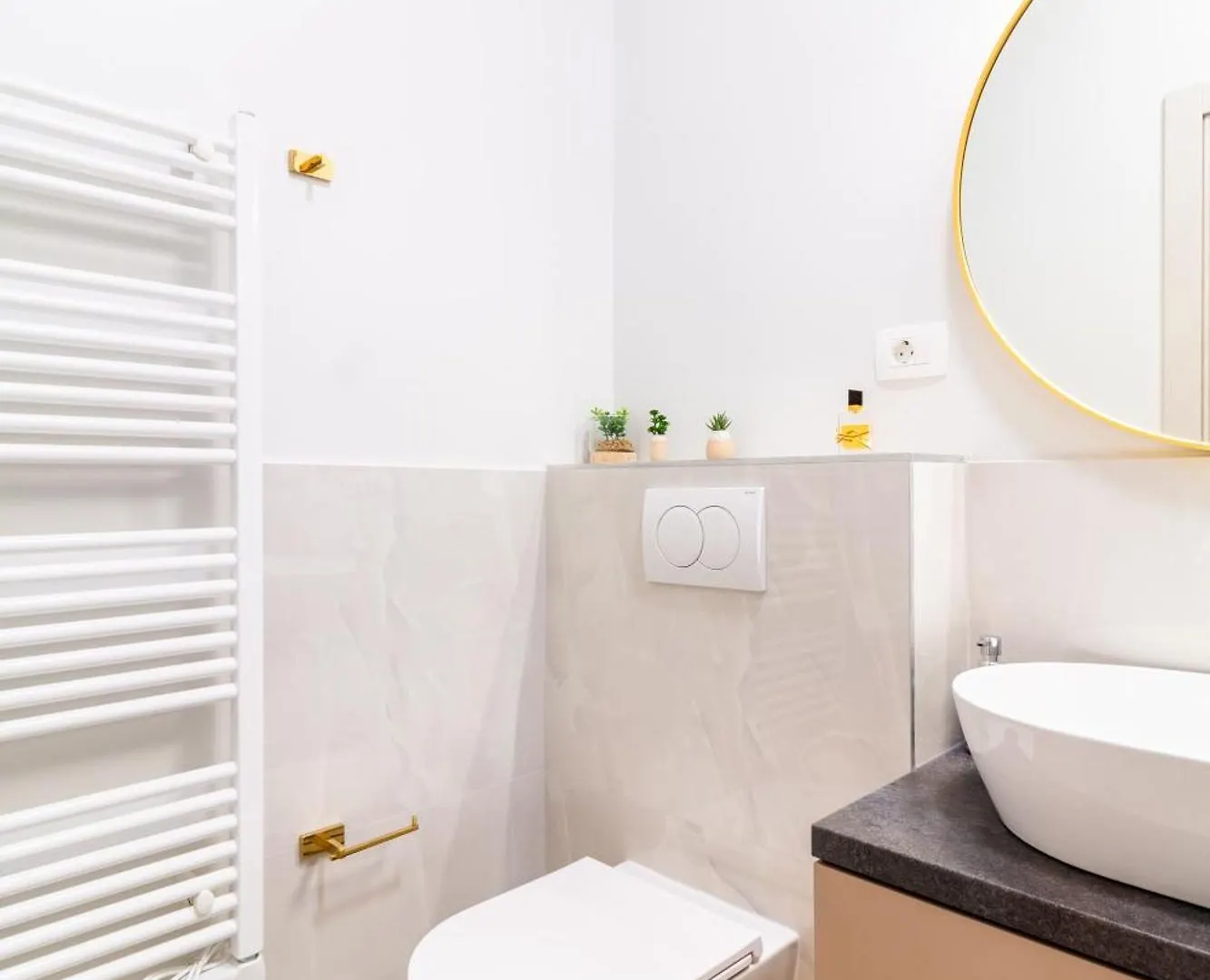 Luxury 2 Bedroom-2 Bathroom Apartment With Rooftop Terrace & Luxury Studio App Split