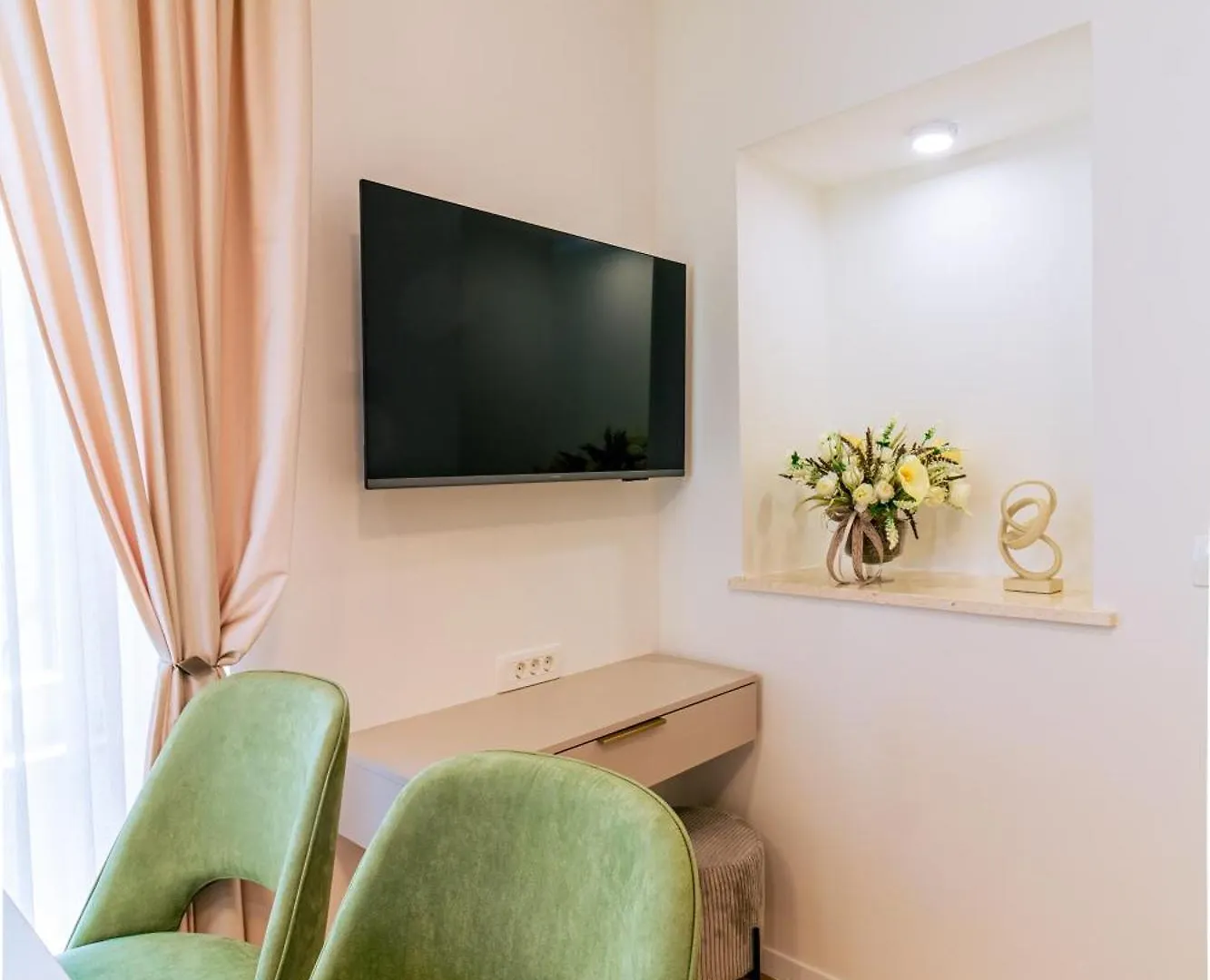 Luxury 2 Bedroom-2 Bathroom Apartment & Studio App With Rooftop Terrace Split