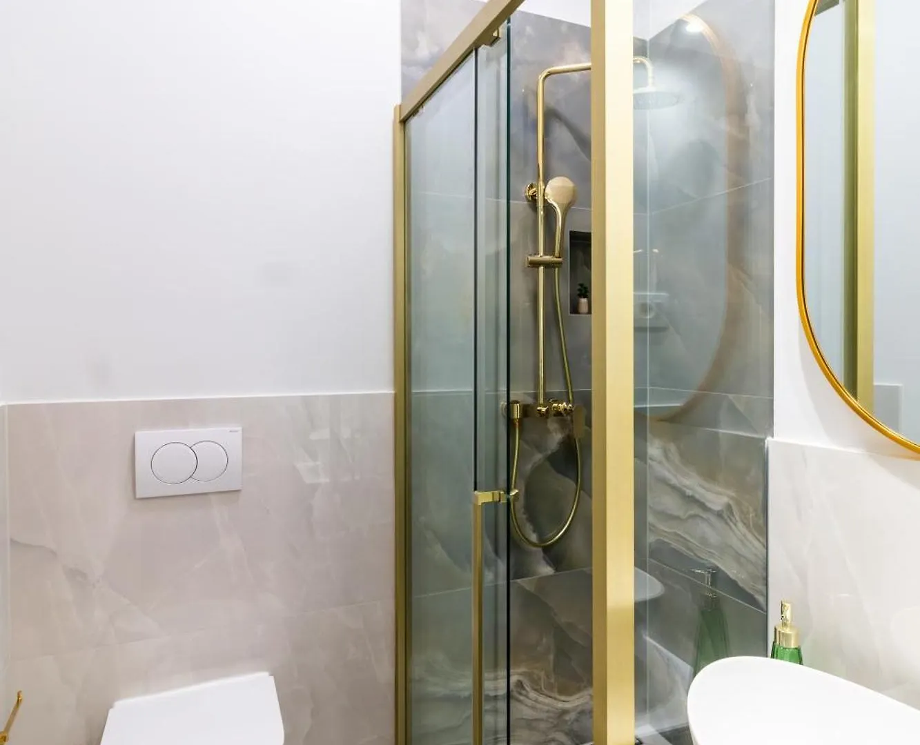 Luxury 2 Bedroom-2 Bathroom Apartment & Studio App With Rooftop Terrace Split